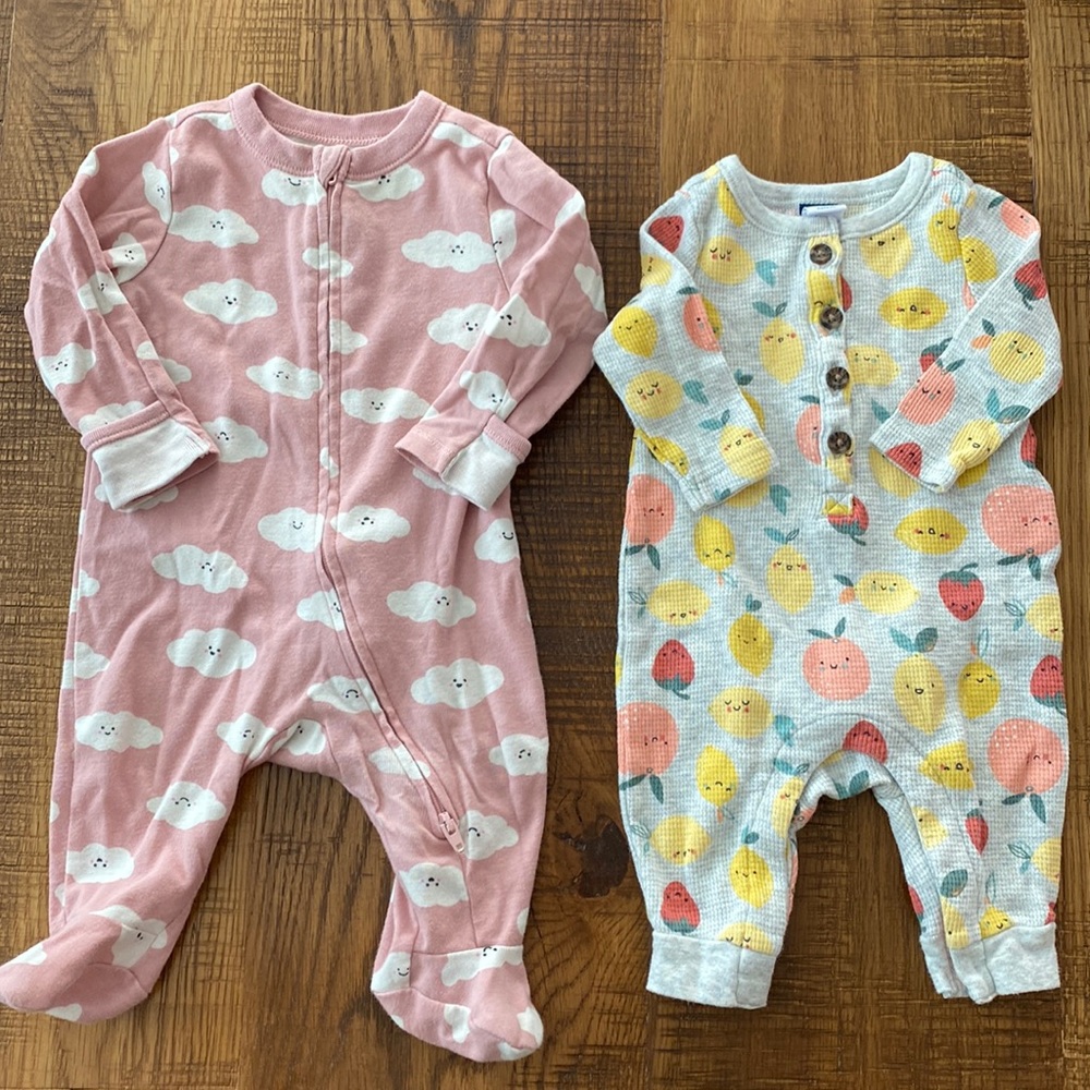 OLD NAVY pajamas 0-3 months